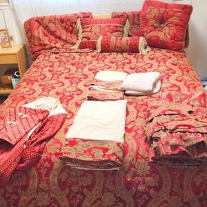 Montmartre bed skirt